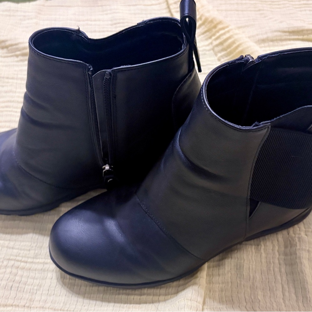 Classic Black Women's Ankle Booties with Side Zip